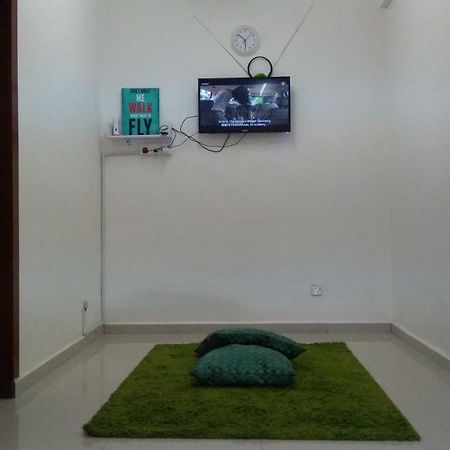 Homestay Rgee Kuantan Esterno foto