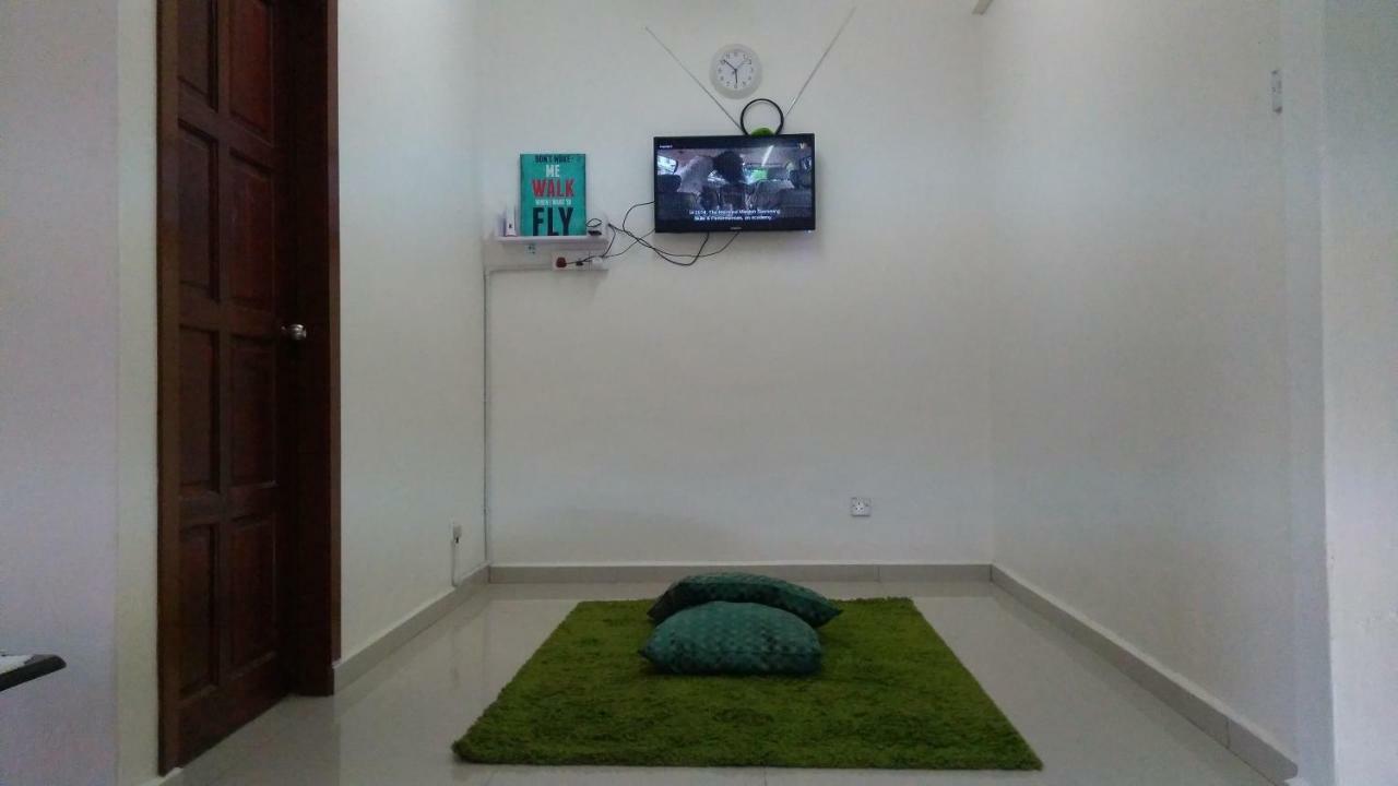 Homestay Rgee Kuantan Esterno foto